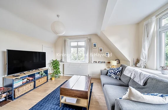 Flat Bromley Grove in Greater London
