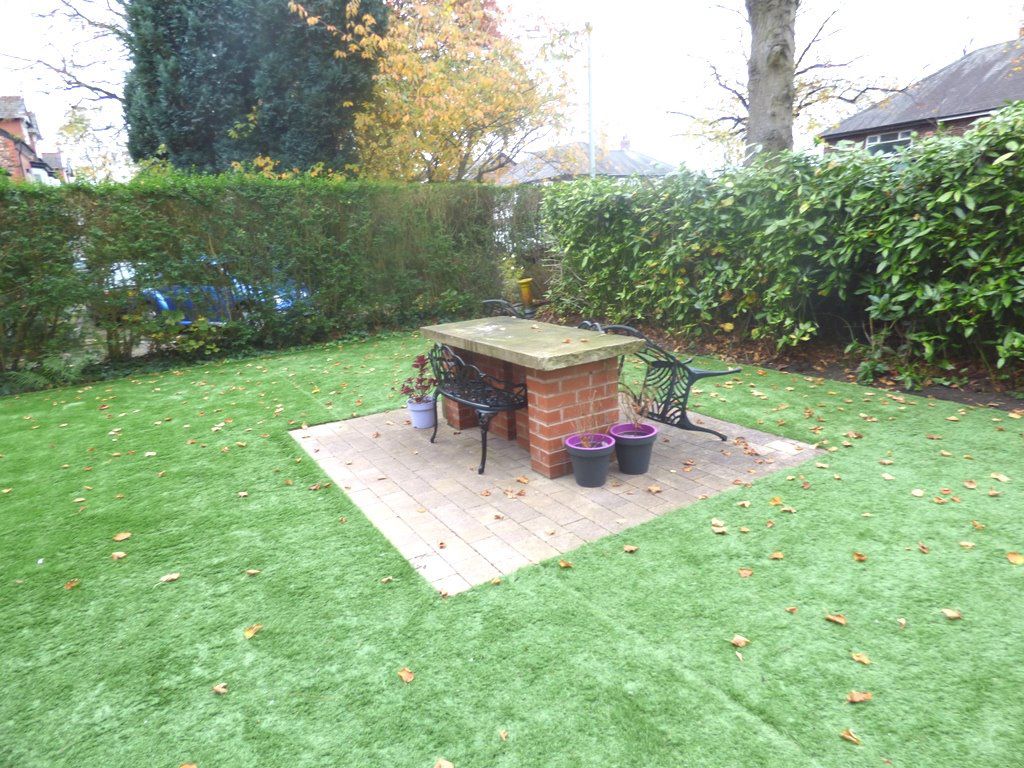 Flat Skipton Close in Hazel Grove