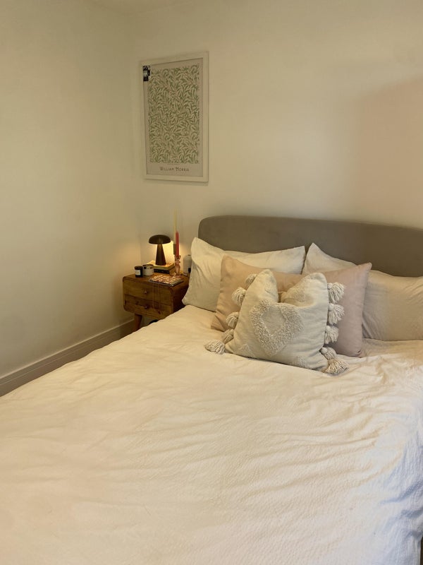 Room Powell Road in Greater London