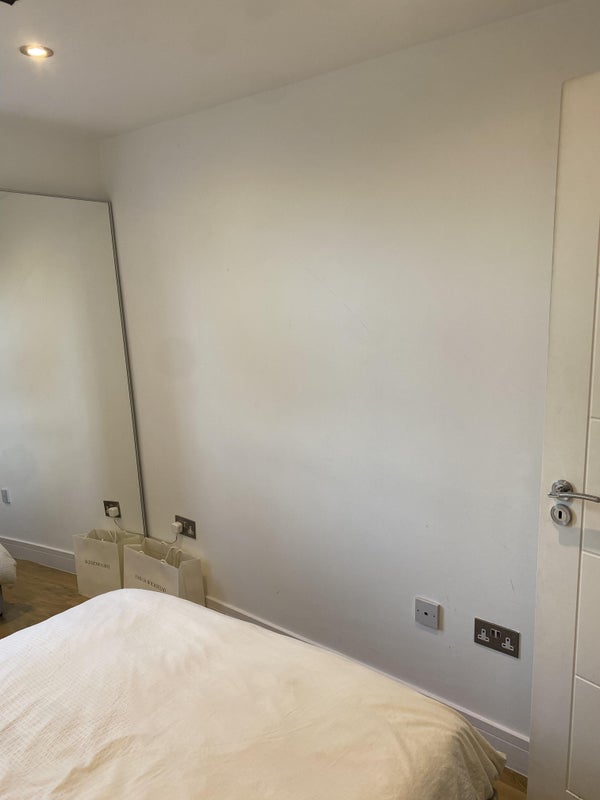 Room Powell Road in Greater London