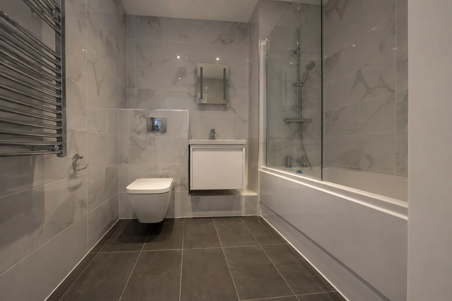 Flat Dunton Road in Greater London