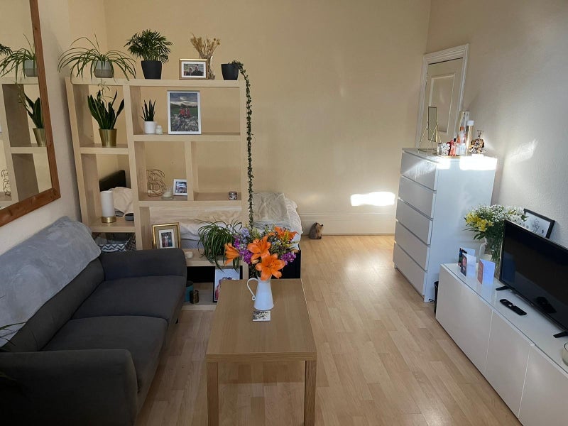 Flat Ritherdon Road in Greater London