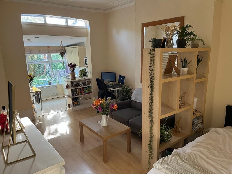 Flat Ritherdon Road in Greater London
