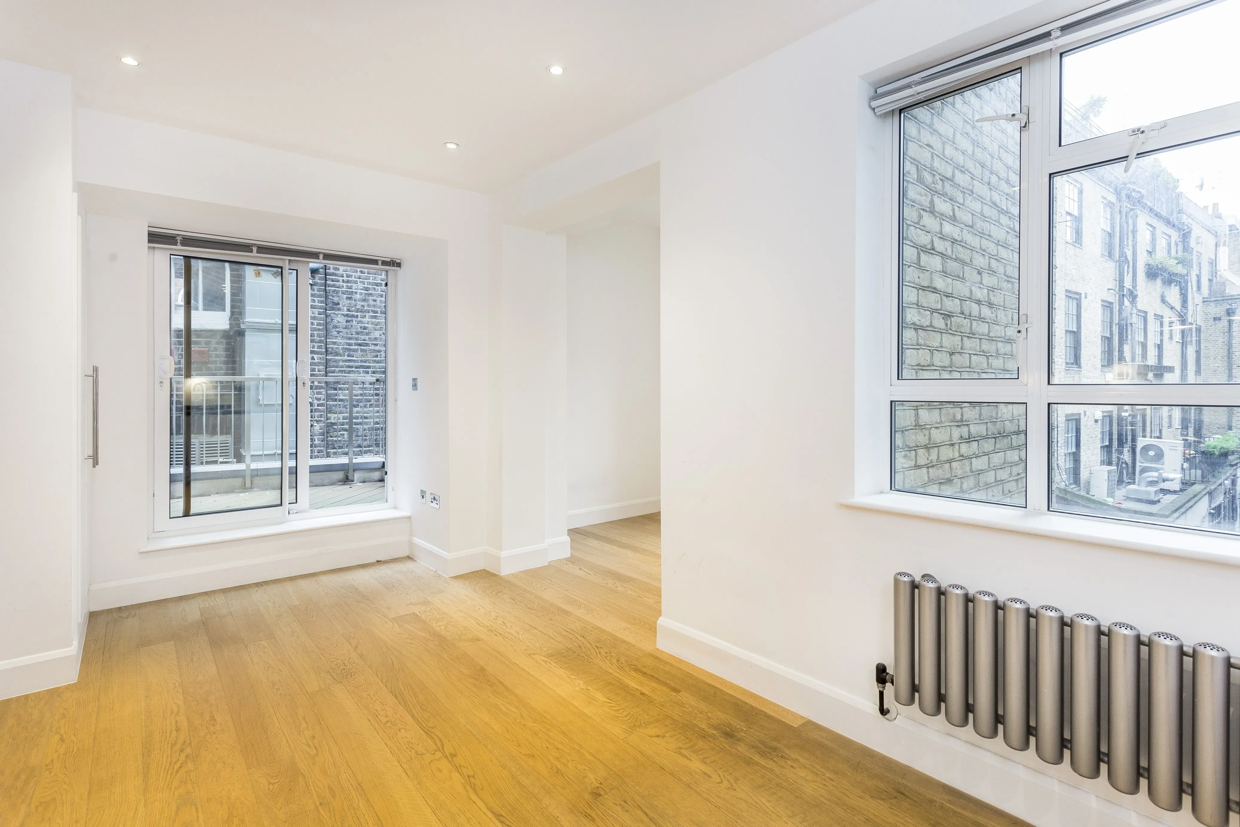 Flat Goodwin's Court in City of Westminster