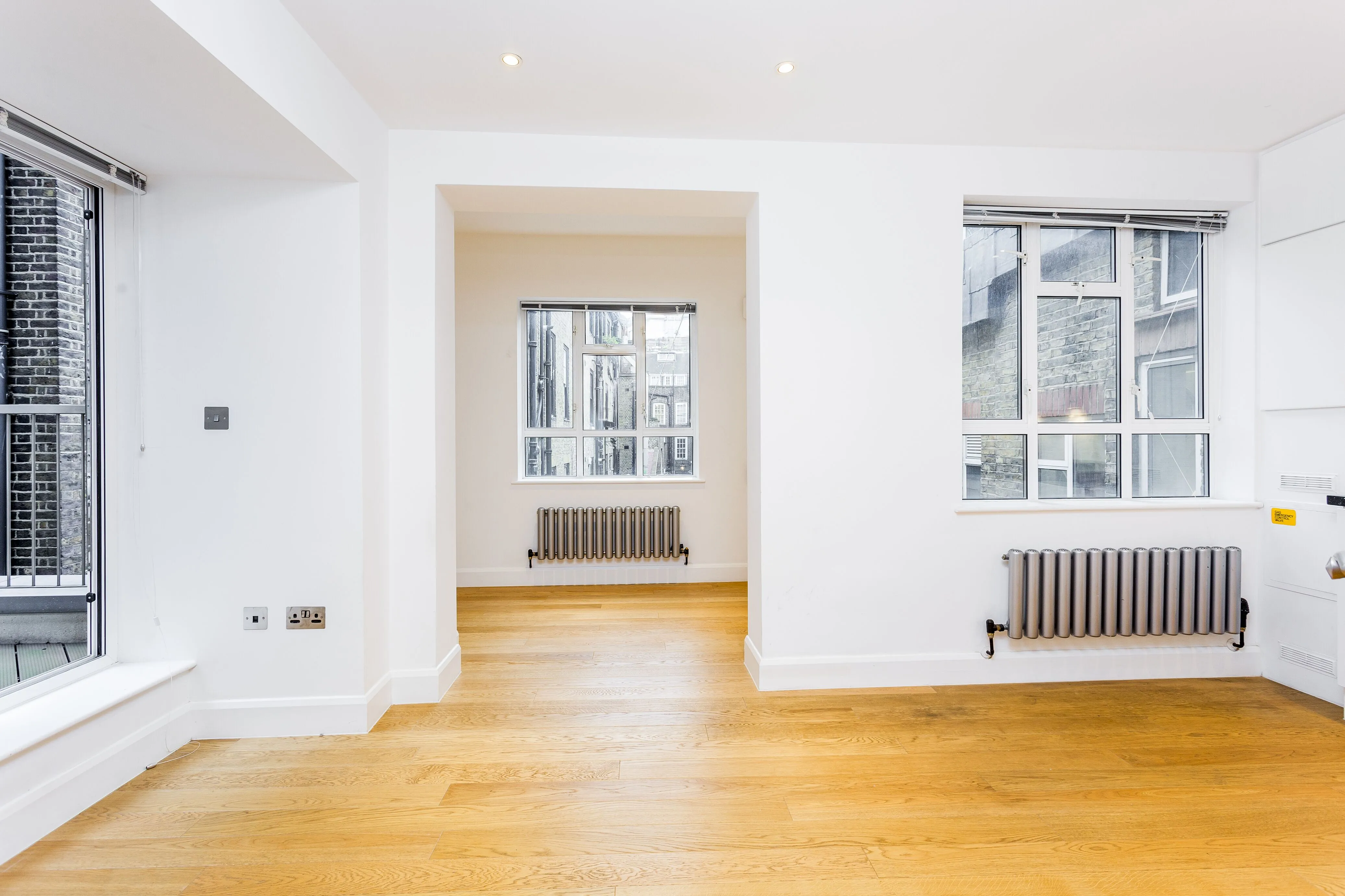 Flat Goodwin's Court in City of Westminster
