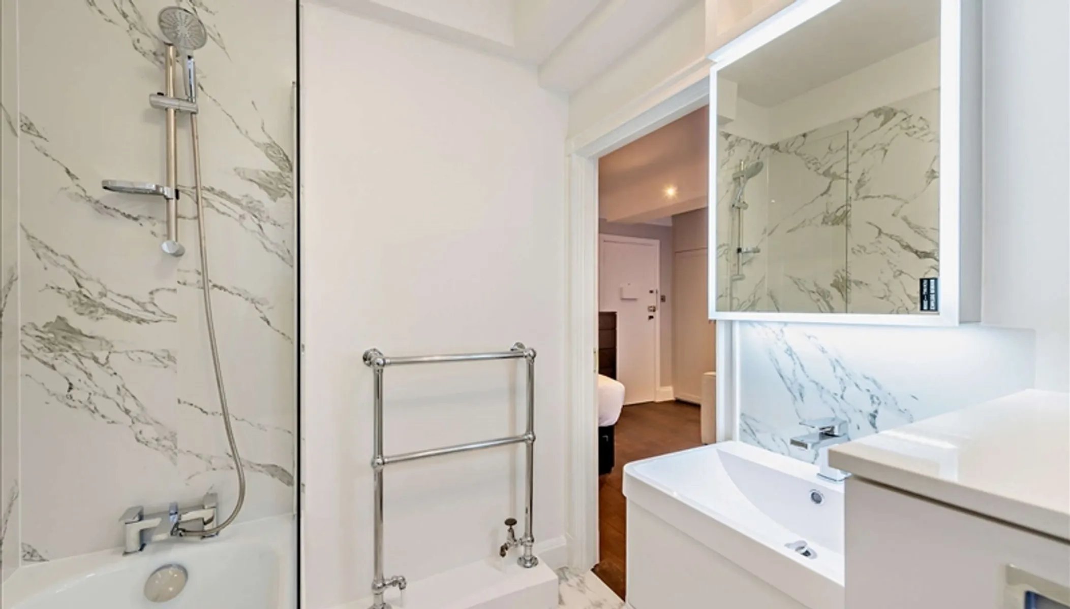 Flat Fulham Road in Greater London