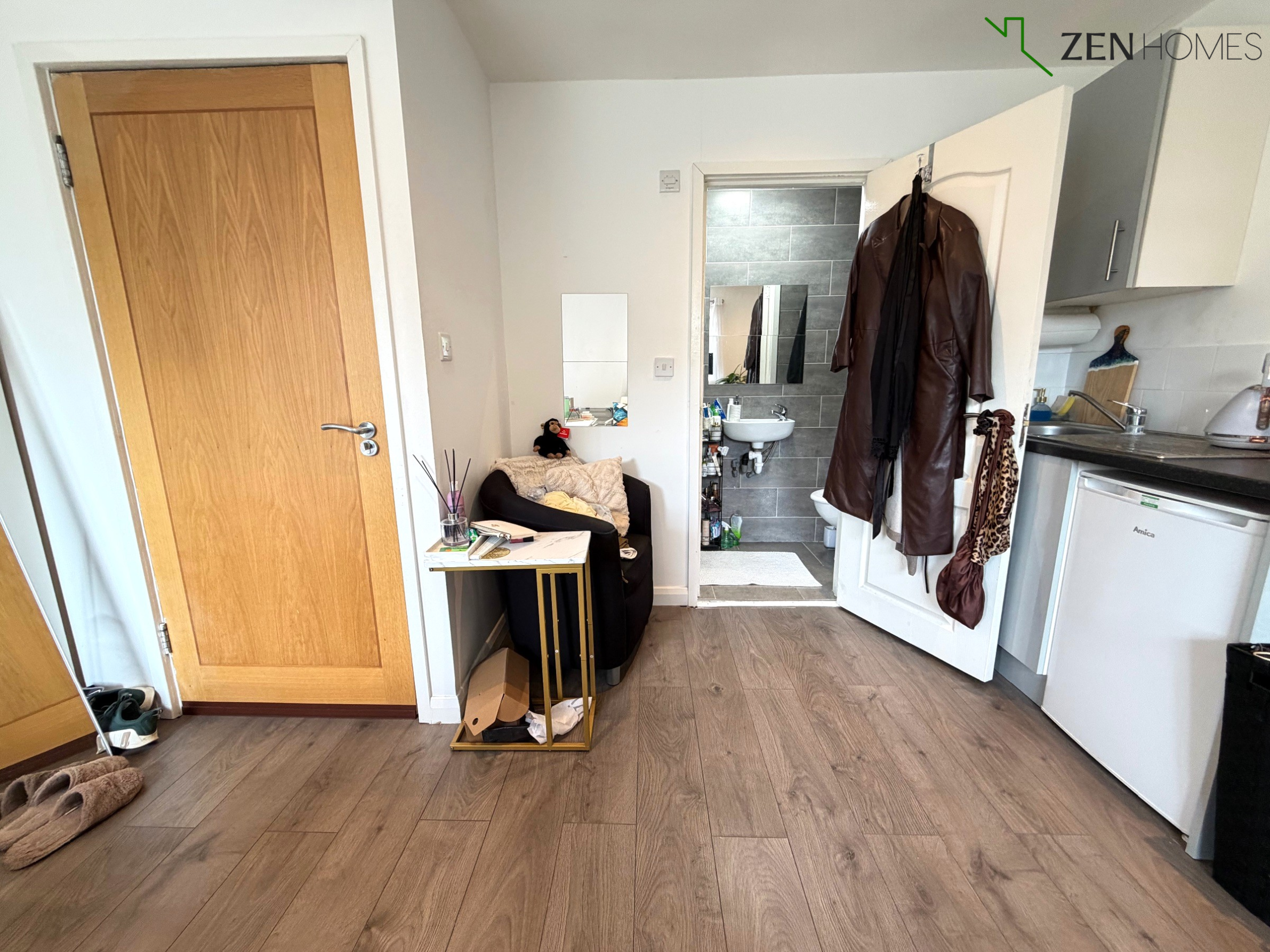 Room Balmoral Avenue in Greater London
