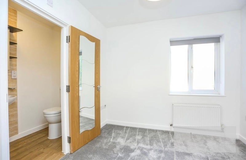 Room Sidcup Road in Greater London