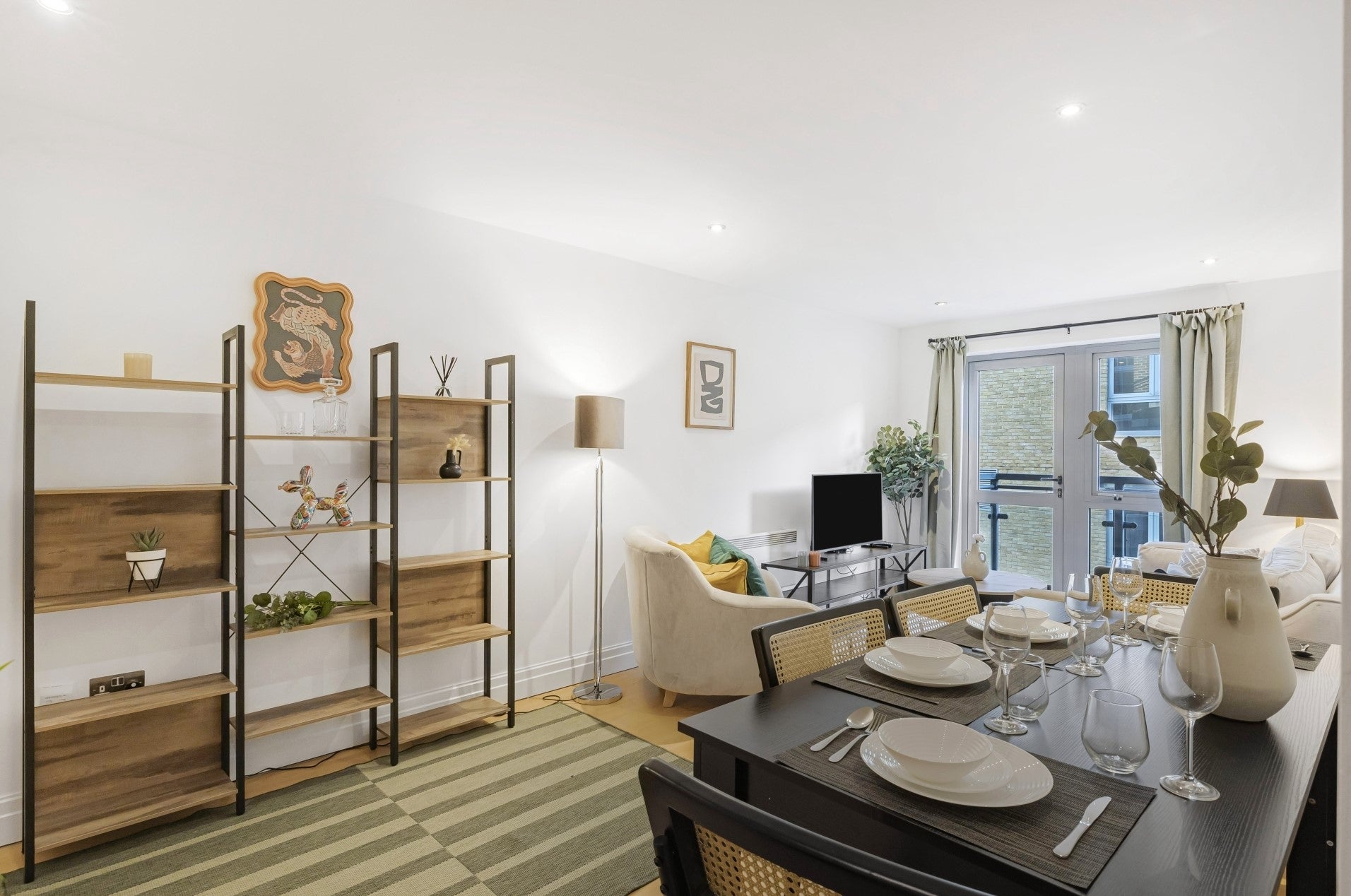 Flat Kingsland Road in Greater London