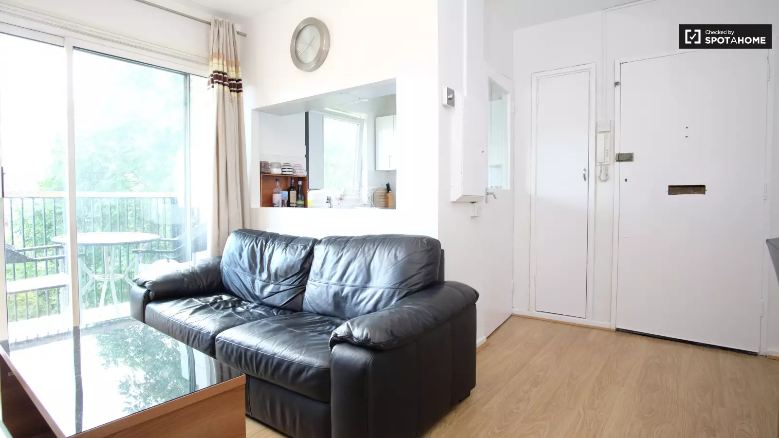 Room Rectory Square in Greater London