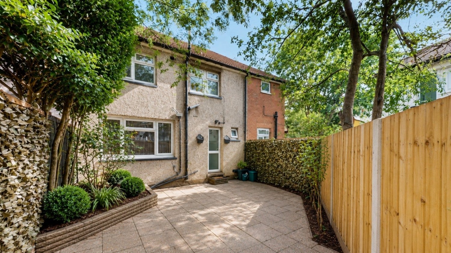 House Berry Way in Greater London