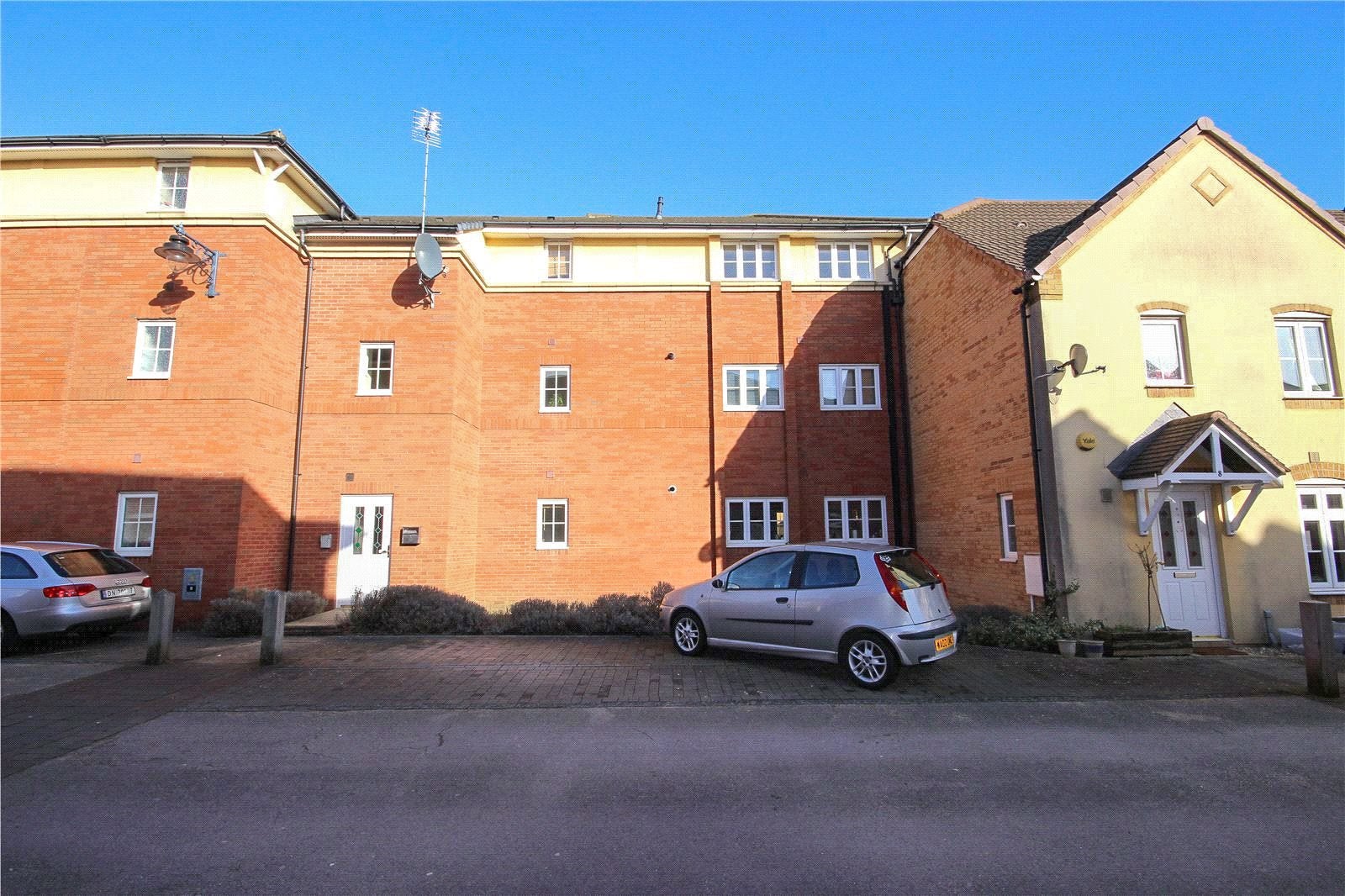 Flat Shepherds Walk in Bradley Stoke