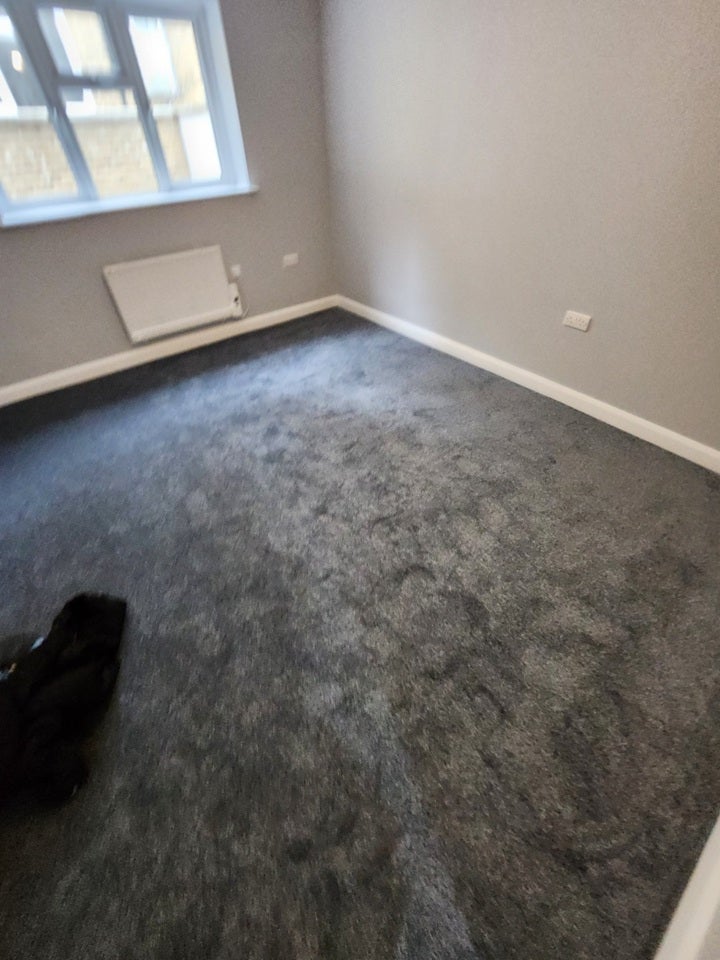 Flat Broadway in Greater London