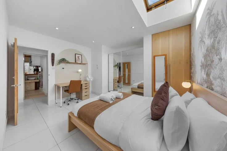 Flat Grosvenor Road in Rushmoor