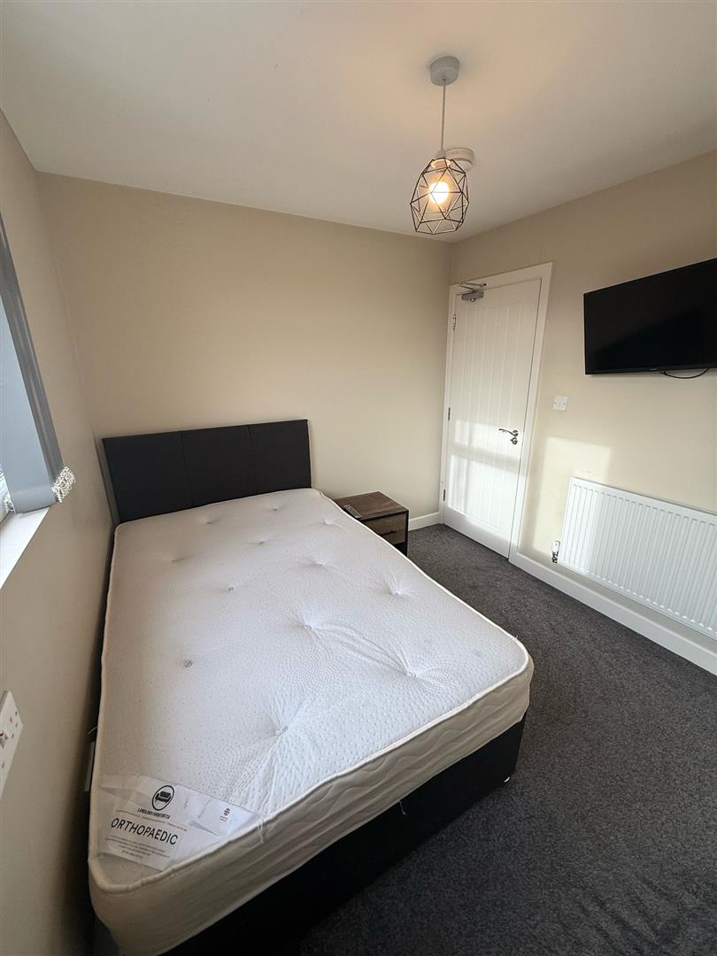 Room Carmelite Road in Coventry