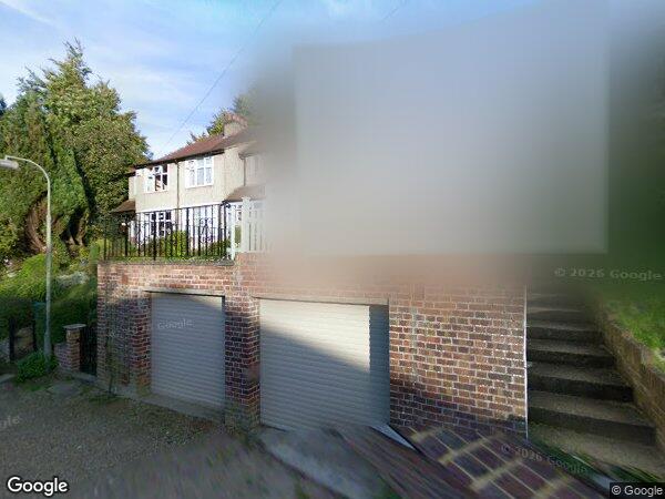 Flat Farningham Crescent in Caterham