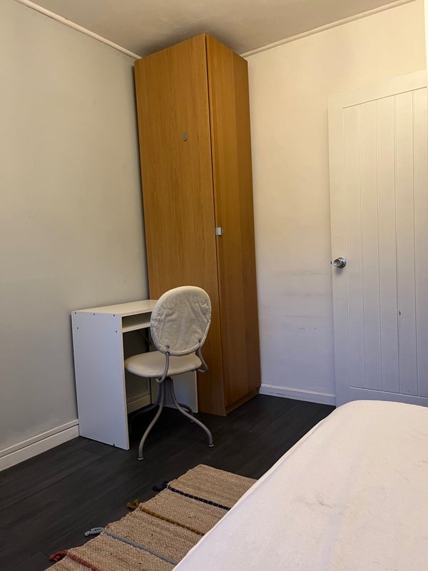 Room Trelawney Estate in Greater London