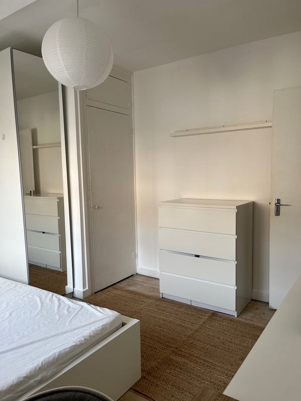 Room Trelawney Estate in Greater London