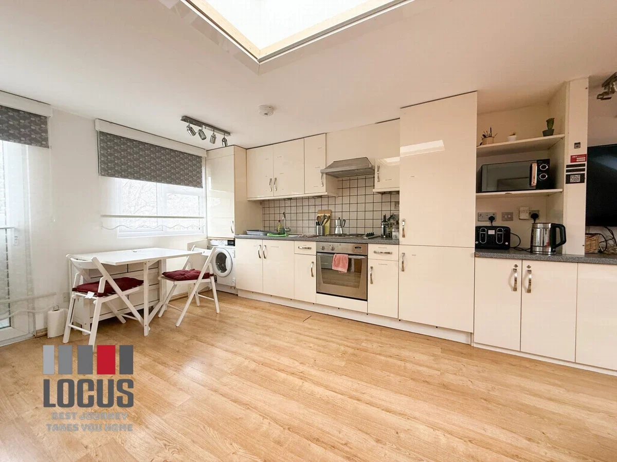 Flat Finsbury Park Road in Greater London