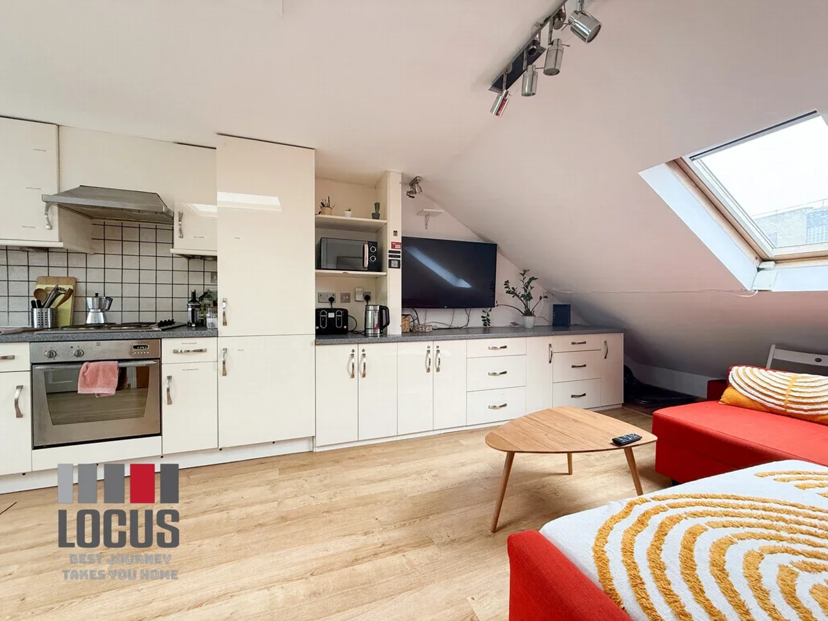 Flat Finsbury Park Road in Greater London