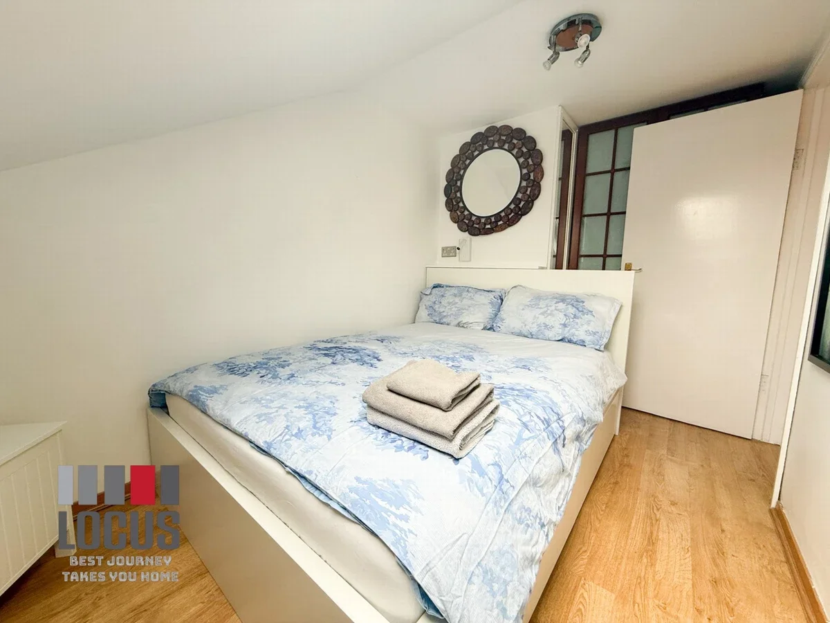 Flat Finsbury Park Road in Greater London