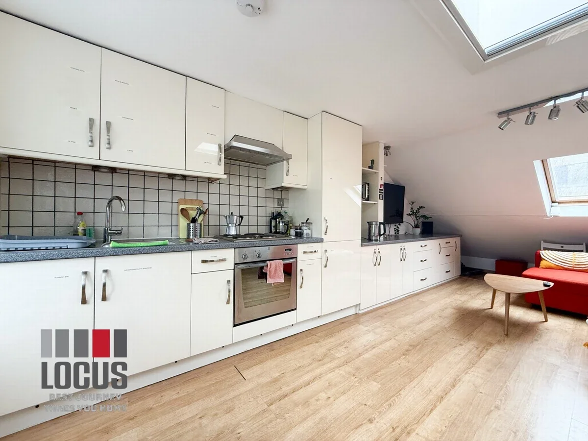 Flat Finsbury Park Road in Greater London