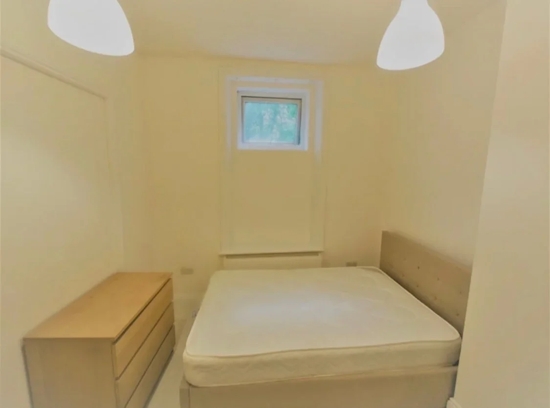Room Old Christchurch Road in Bournemouth