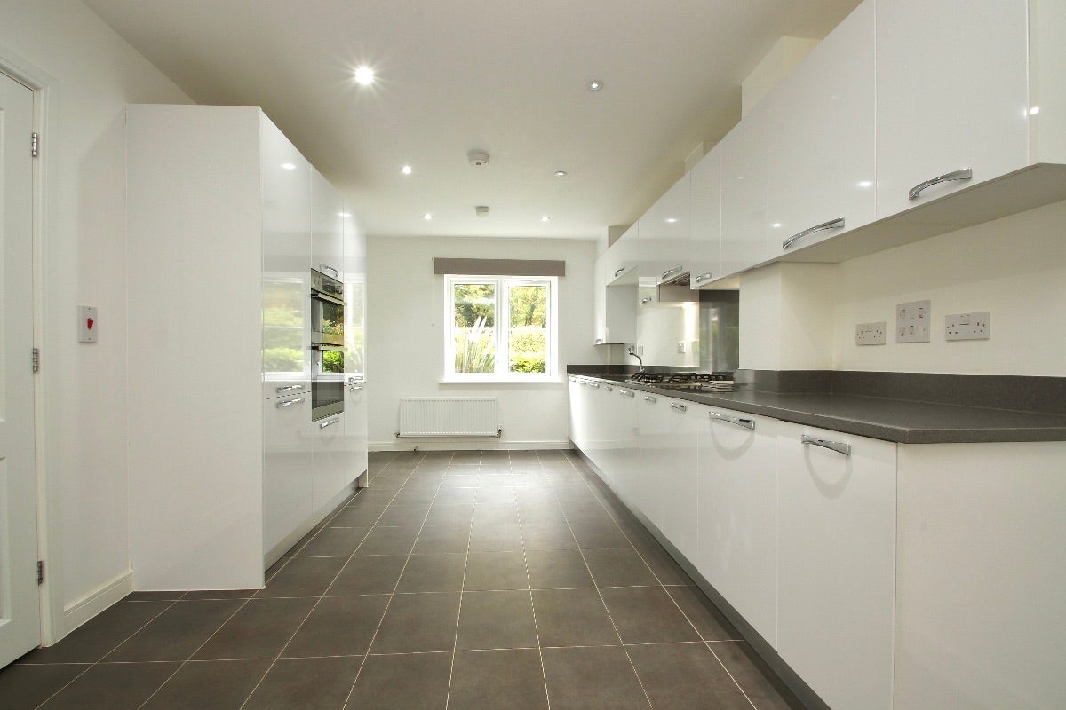 House Hawthorn Close in Maidstone