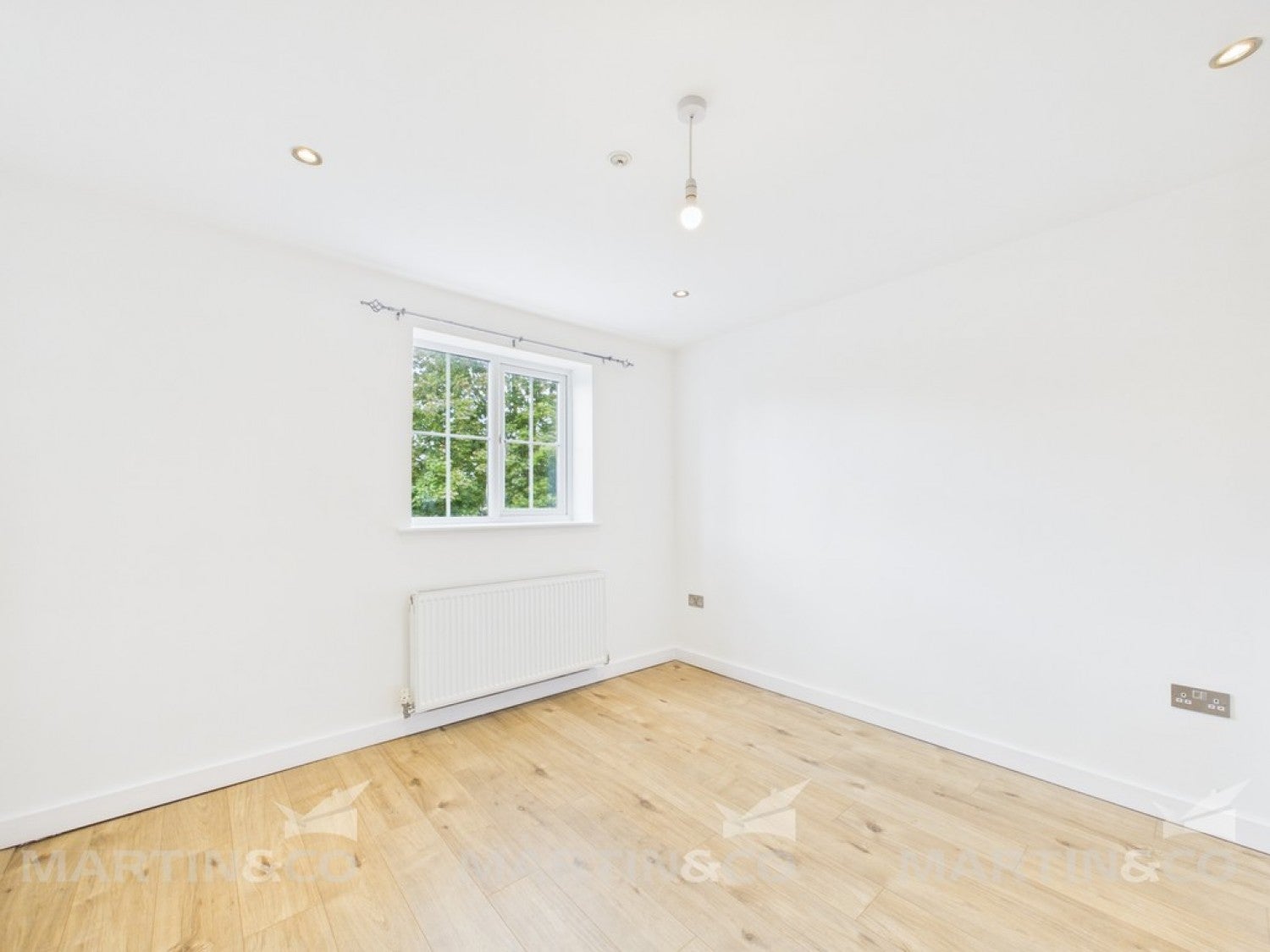 Flat Hayfield Lane in Doncaster