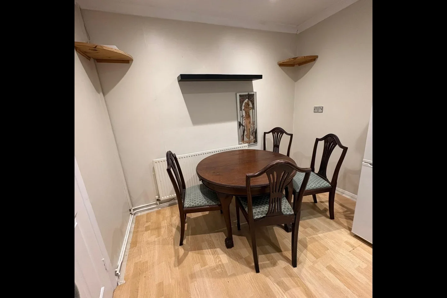 Flat Percy Bryant Road in Sunbury-on-Thames