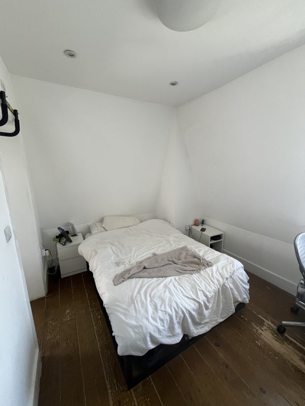 Room Mile End Road in Greater London