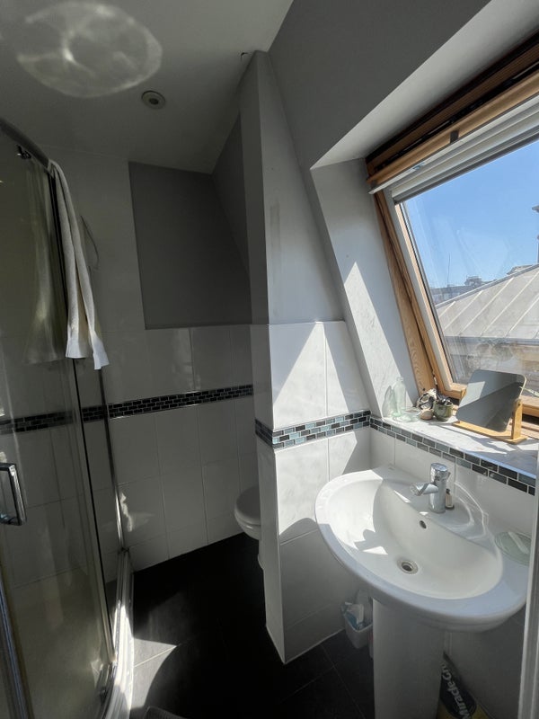 Room Mile End Road in Greater London