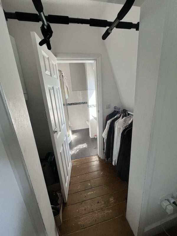 Room Mile End Road in Greater London