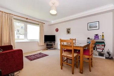 Flat Hartfield Crescent in Greater London