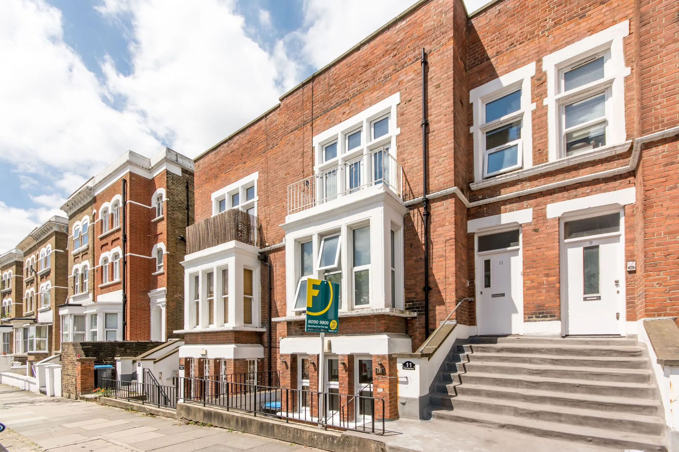 Flat Victoria Road in Greater London
