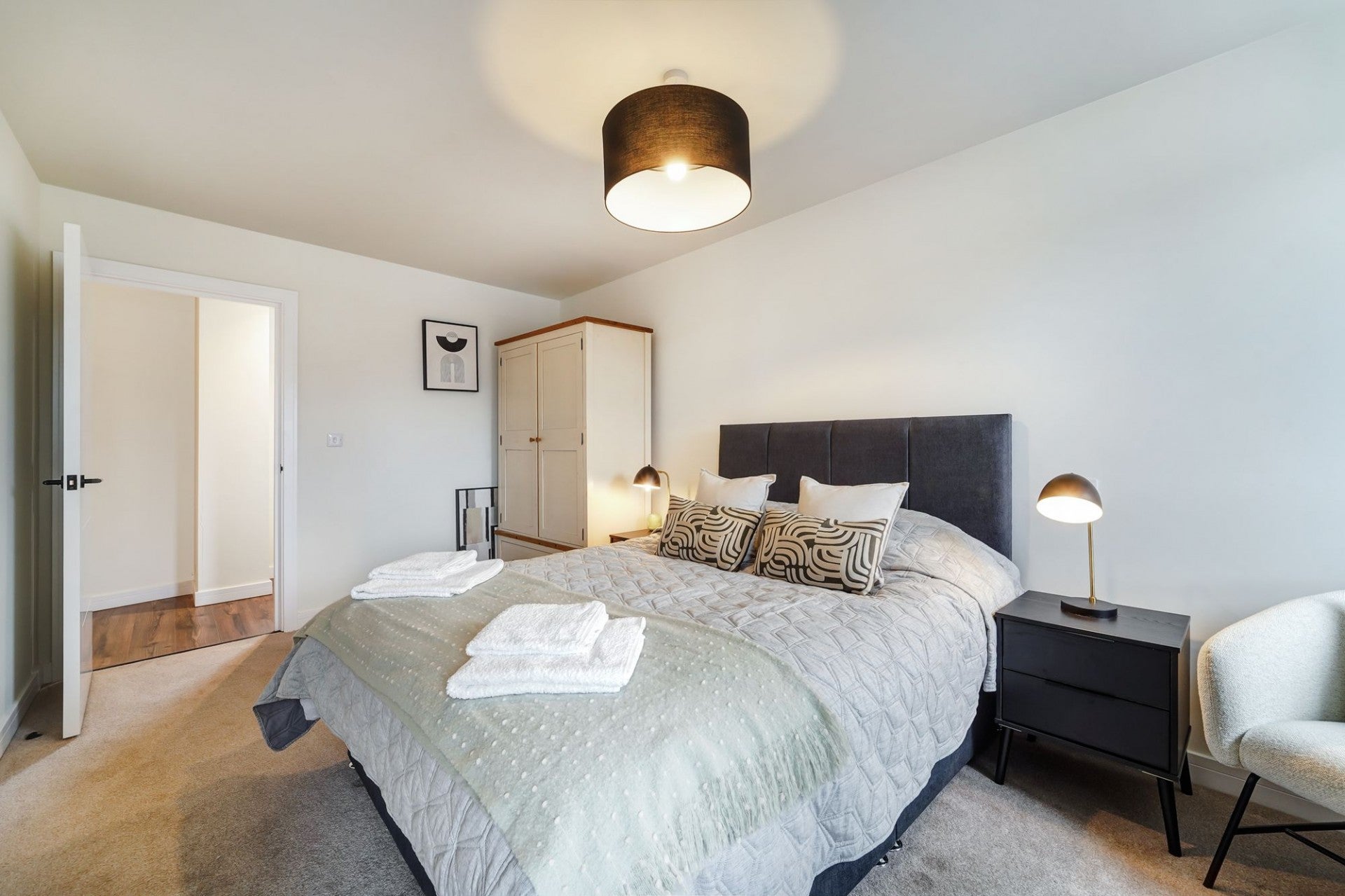 Flat Kingston Road in Greater London