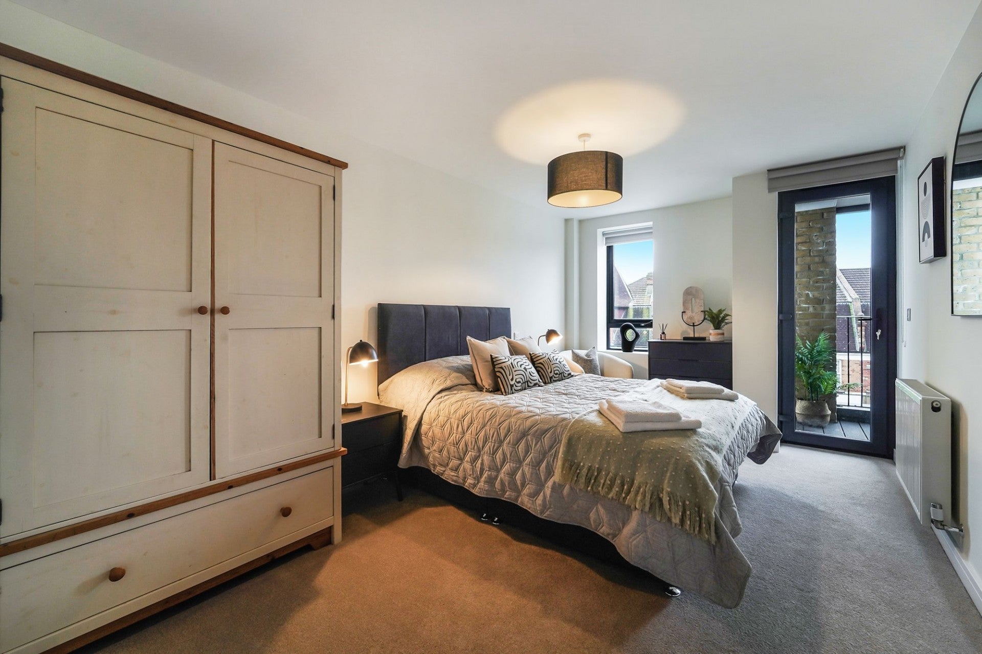 Flat Kingston Road in Greater London