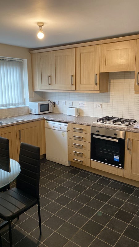 Room Brennock Close in Manchester