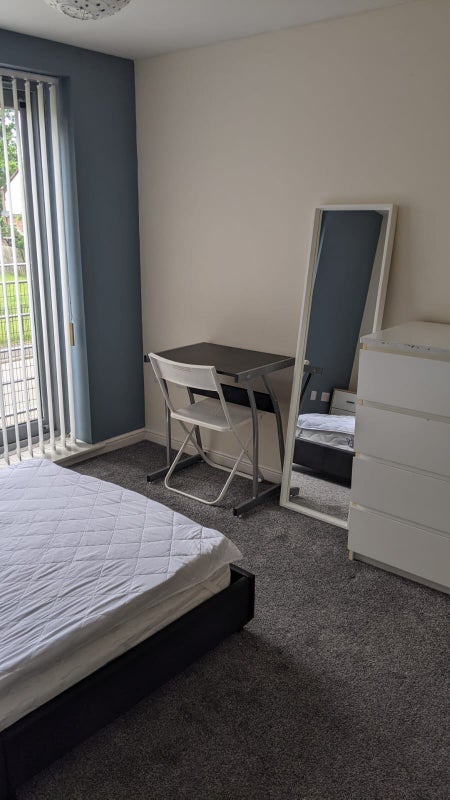 Room Brennock Close in Manchester