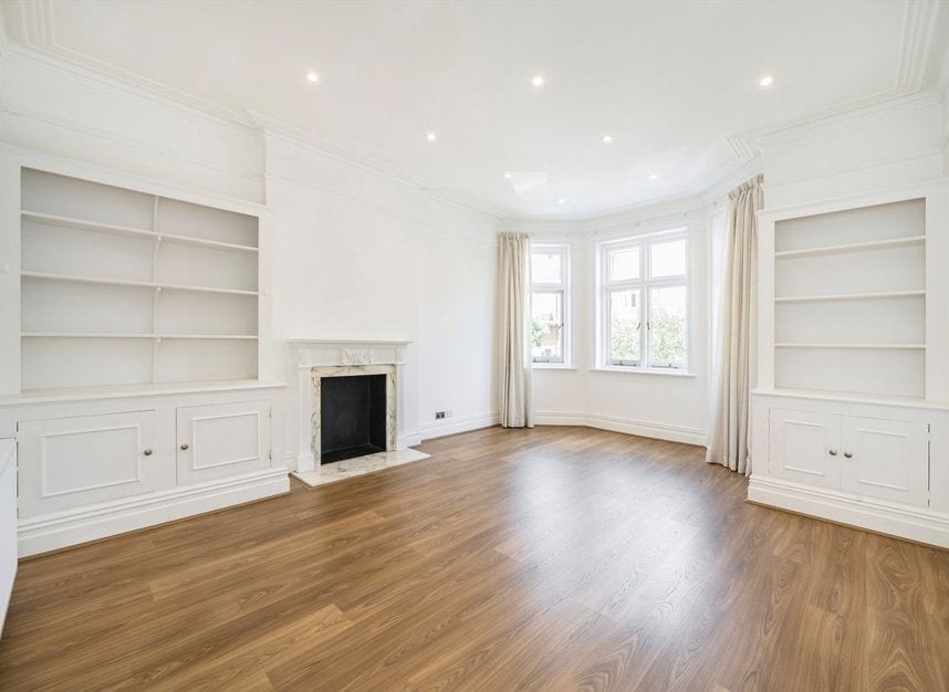 Flat Lauderdale Road in City of Westminster