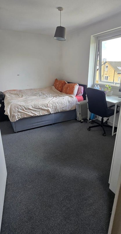 Flat Aylesbury Close in Greater London