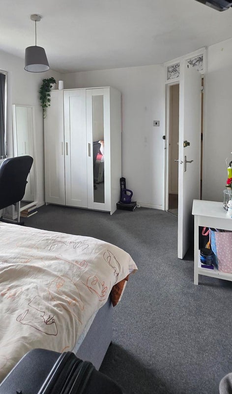 Flat Aylesbury Close in Greater London