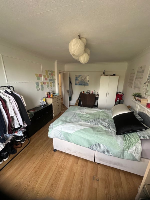 Room President Street in Greater London