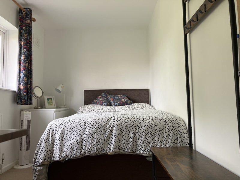 Room Moat Crescent in Greater London
