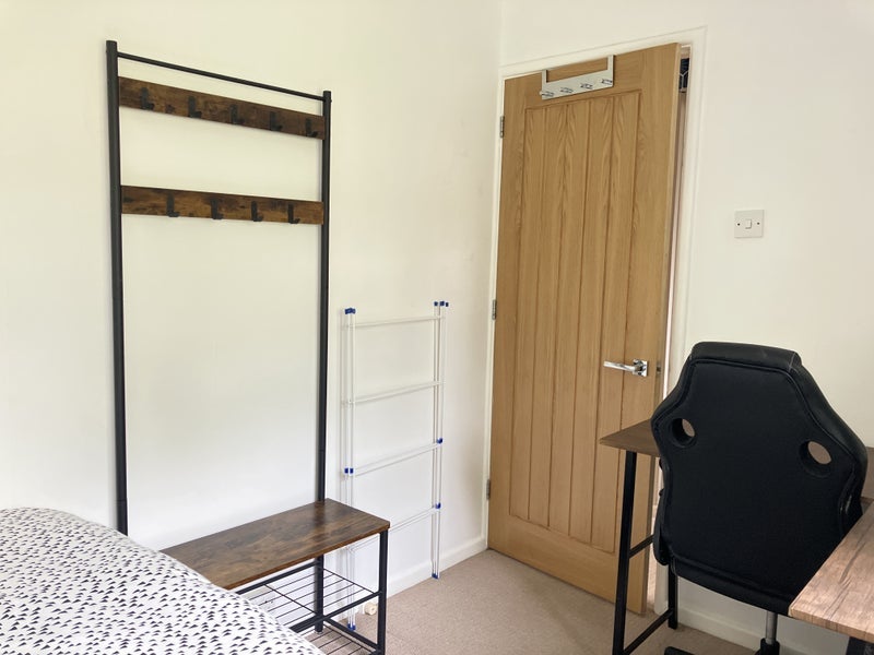 Room Moat Crescent in Greater London