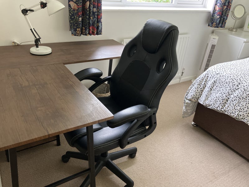 Room Moat Crescent in Greater London