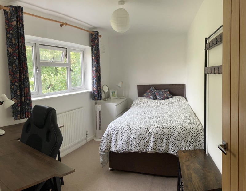 Room Moat Crescent in Greater London