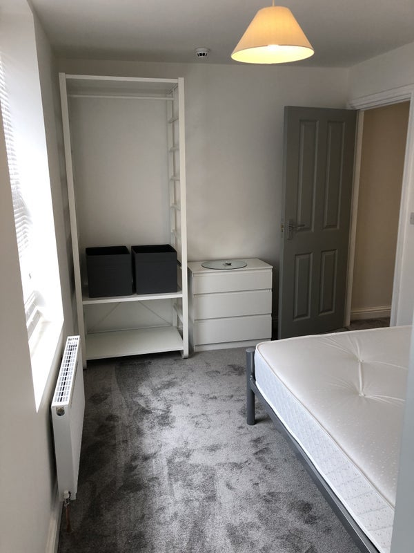 Room Bankfield Road in Sheffield