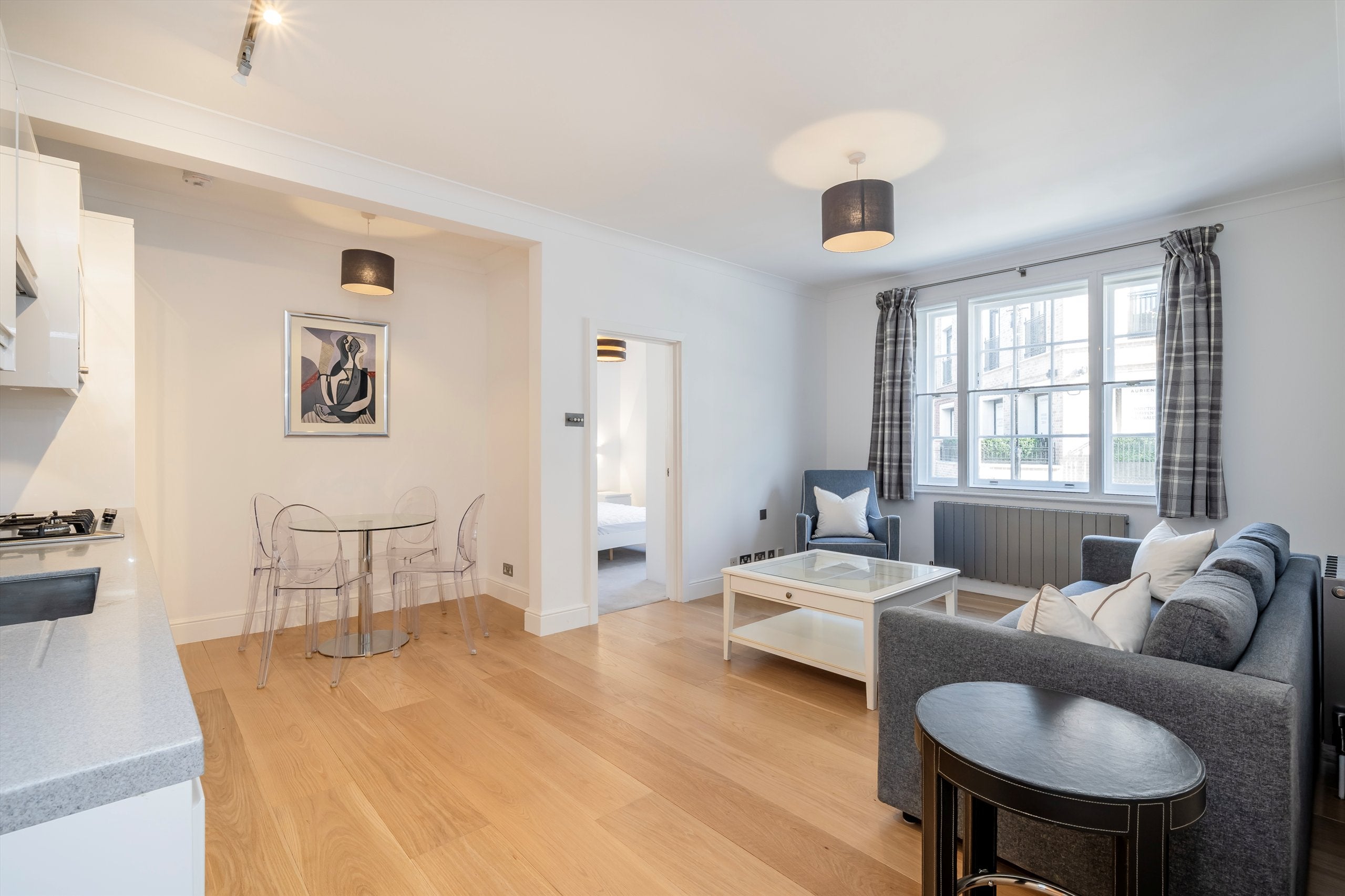 Flat Dovehouse Street in Greater London