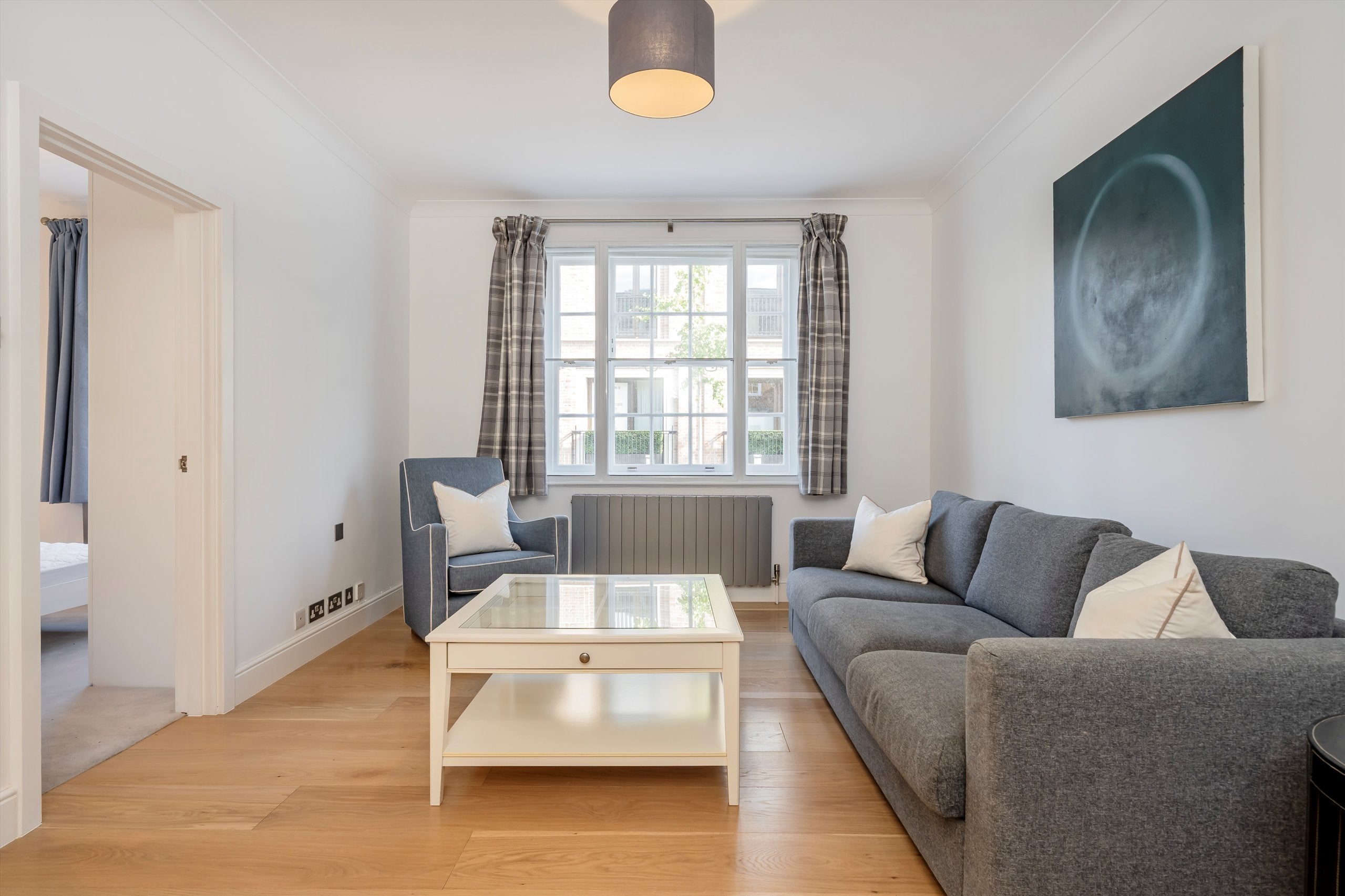 Flat Dovehouse Street in Greater London